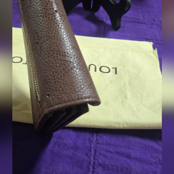 Louis Vuitton Mahina Leather Amelia Long Wallet - Picture 4 of 16